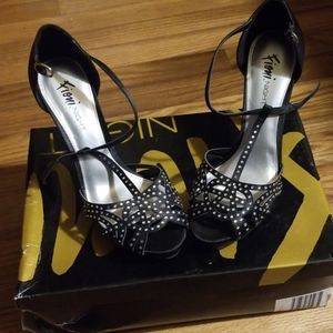High heels 8w